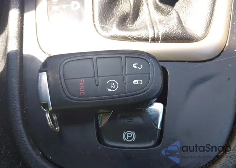 2014 Jeep Cherokee Limited z USA, uszkodzony, nr VIN 1C4PJMDS4EW219031